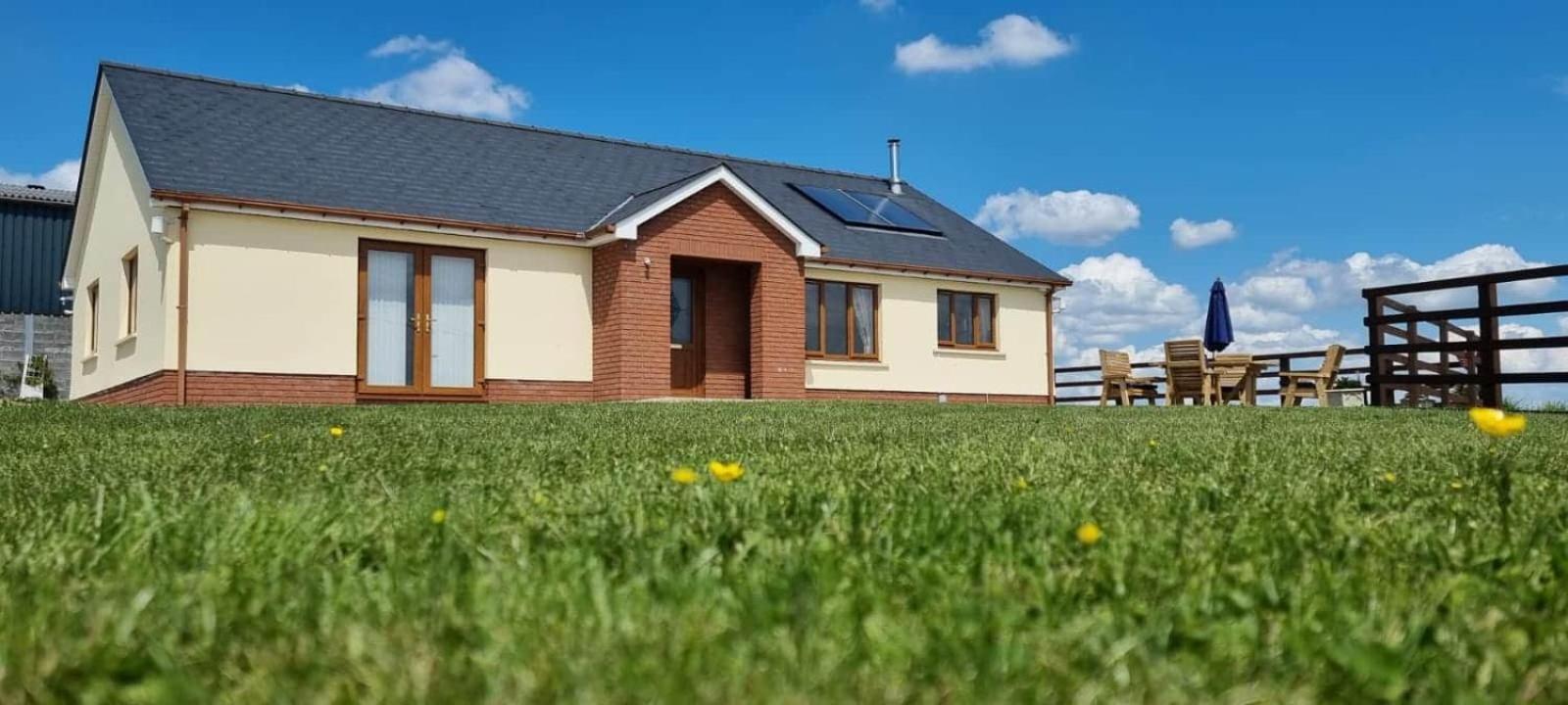 Sunny Bank- Countryside Escape With Private Hot Tub And Countryside Views Villa Carmarthen Kültér fotó